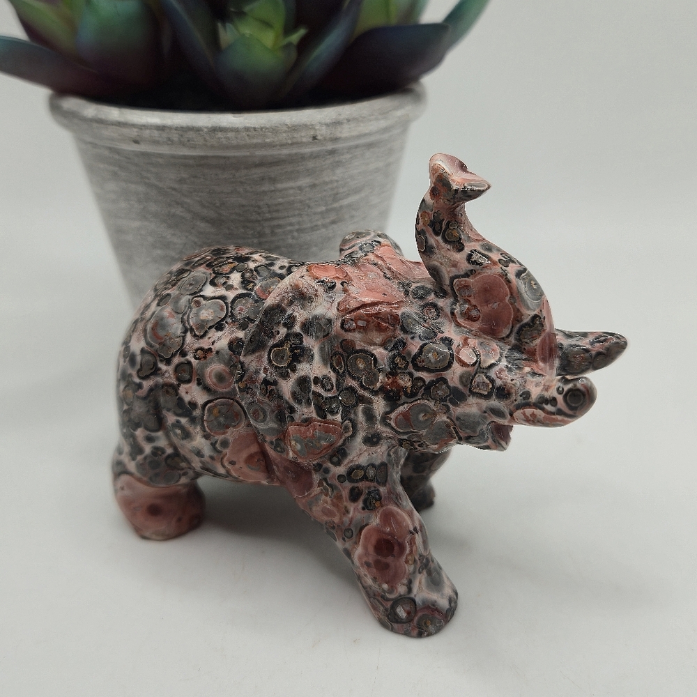 Top Quality Leopard Jasper Elephant Crystal Carving